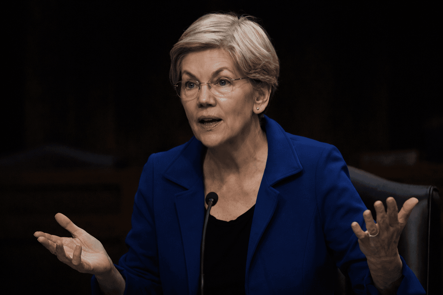 Elizabeth Warren Warns Against Potential Crypto Bailout Amid Bitcoin Price Slump