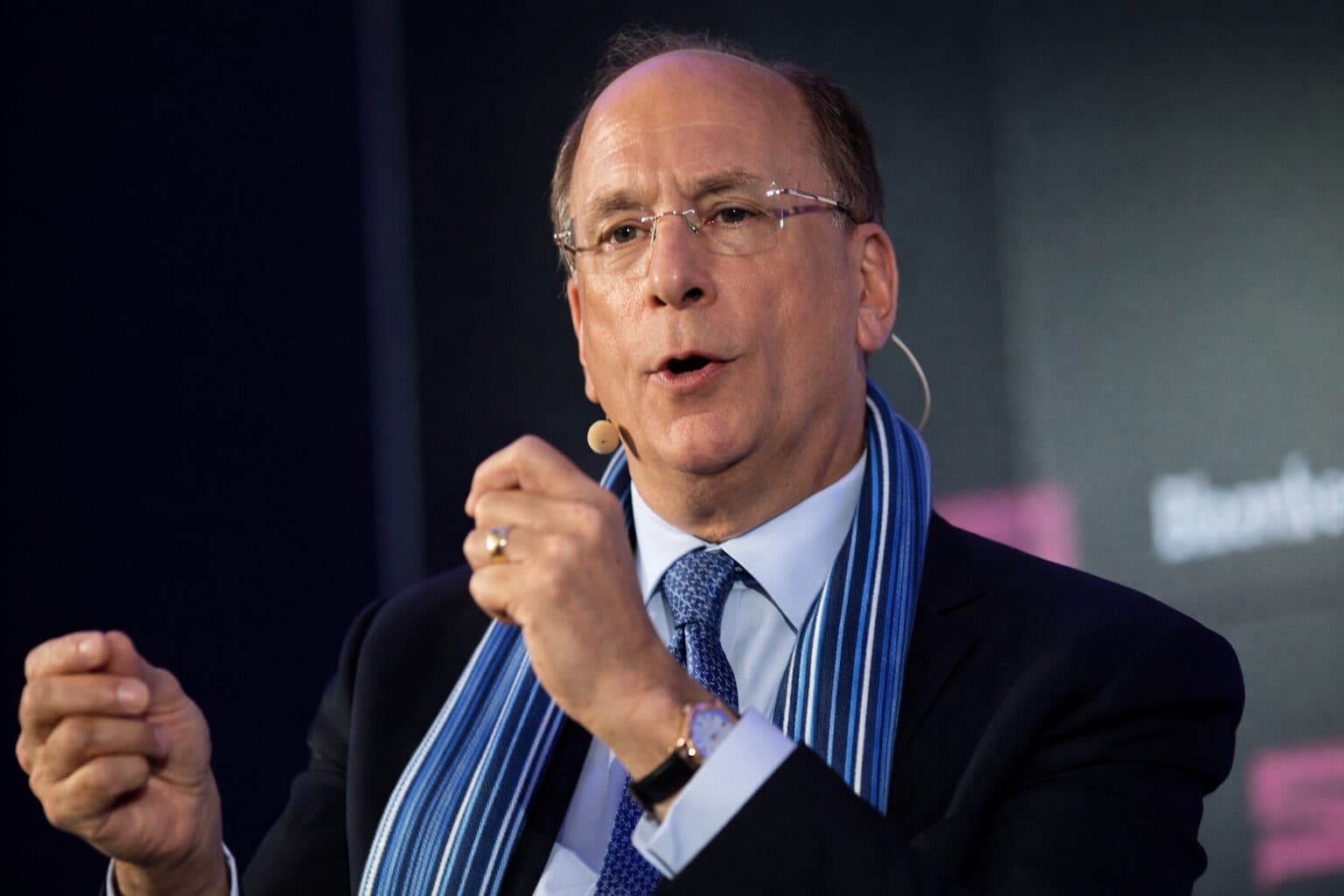 BlackRock CEO Larry Fink Highlights Tokenization as Future of Mobile Investing