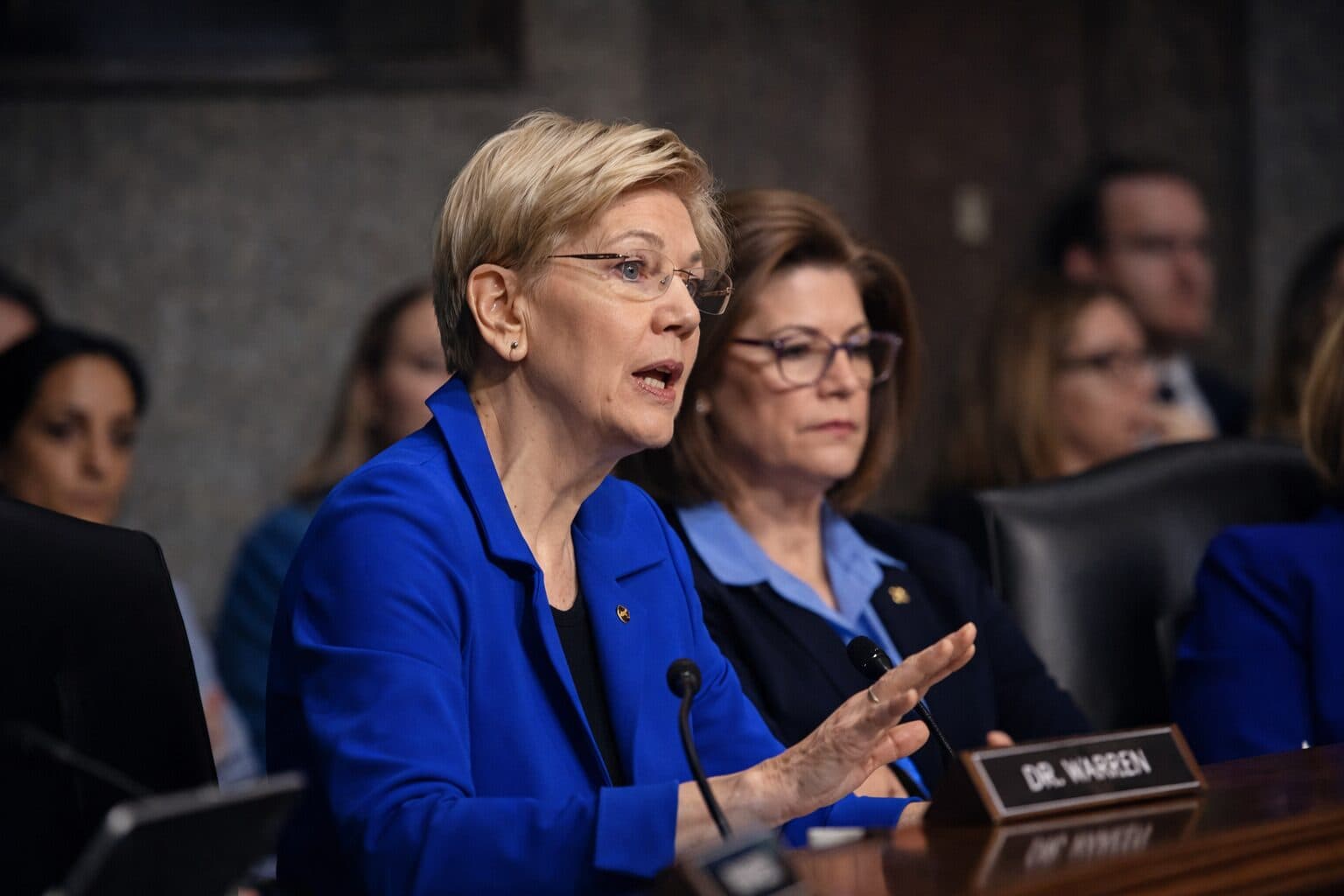 Democrats Urge Federal Warning Against Insider Betting on Prediction Markets