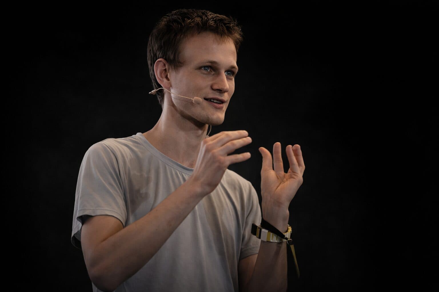 Vitalik Buterin Distances Himself From Future of Life Institute After SHIB Donation