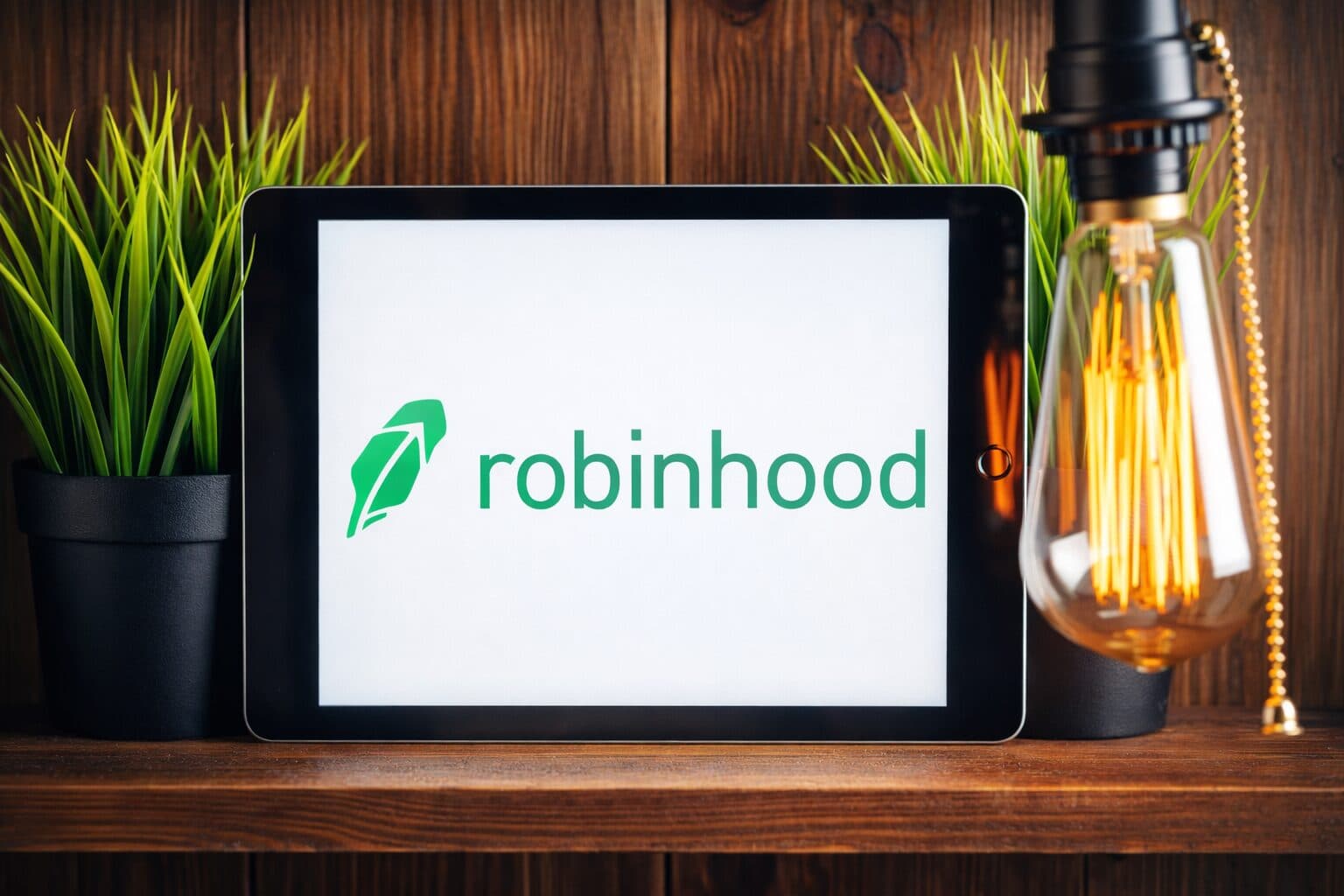 Robinhood Approves $1.5 Billion Share Buyback as Stock Gains Nearly 80% Yearly