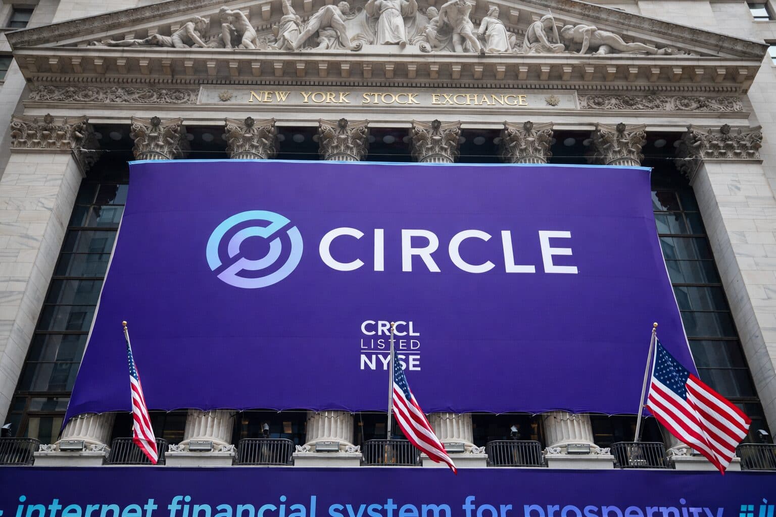 Stablecoin Growth Drives Circle Stock Higher Despite Market Selloff