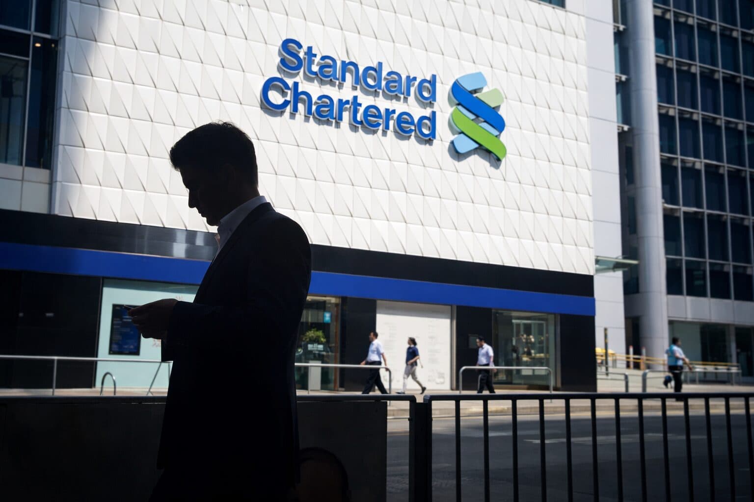 Standard Chartered Says Rising Stablecoin Velocity Could Reduce Future Demand