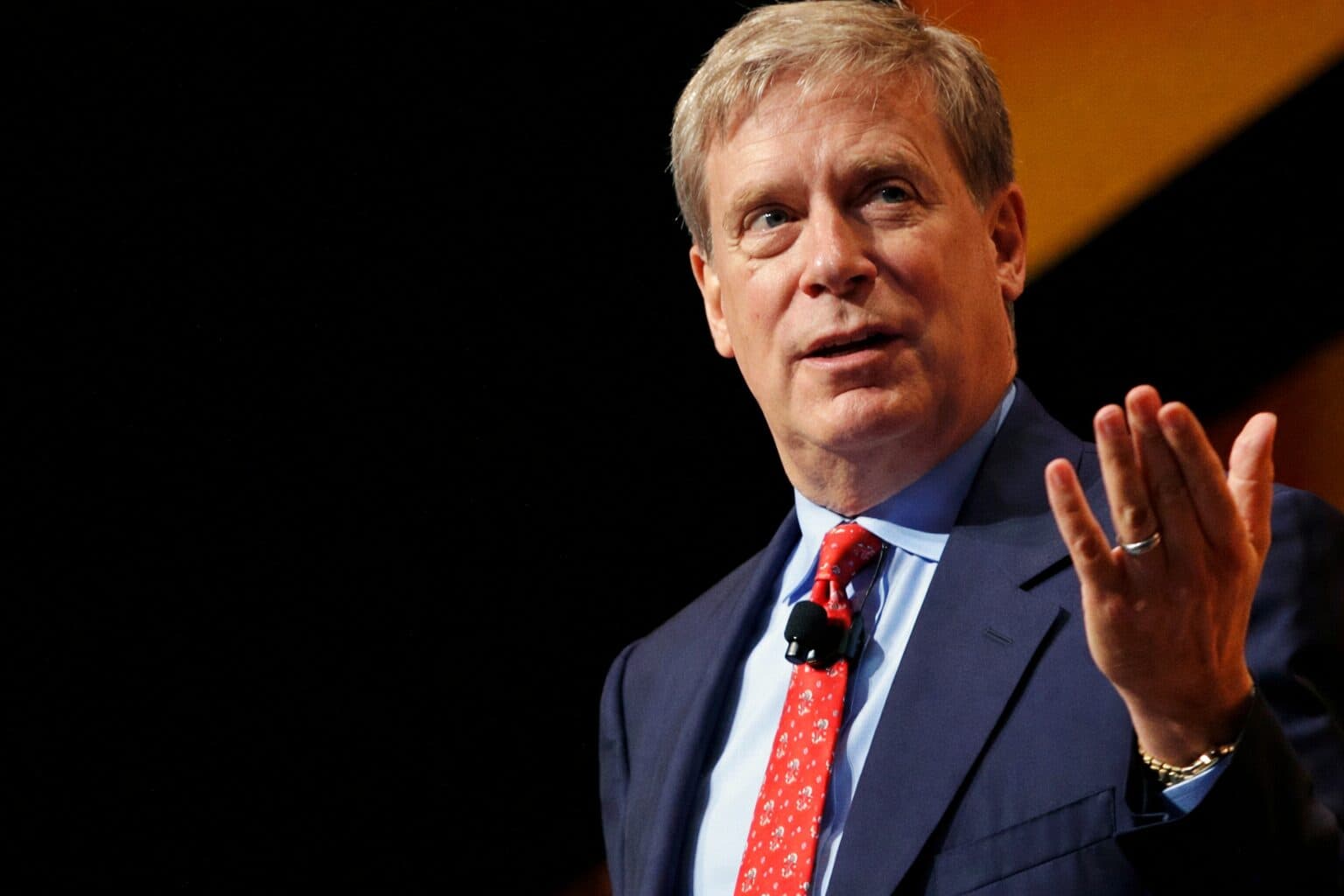 Stanley Druckenmiller Predicts Stablecoins Could Power Global Payments Within a Decade