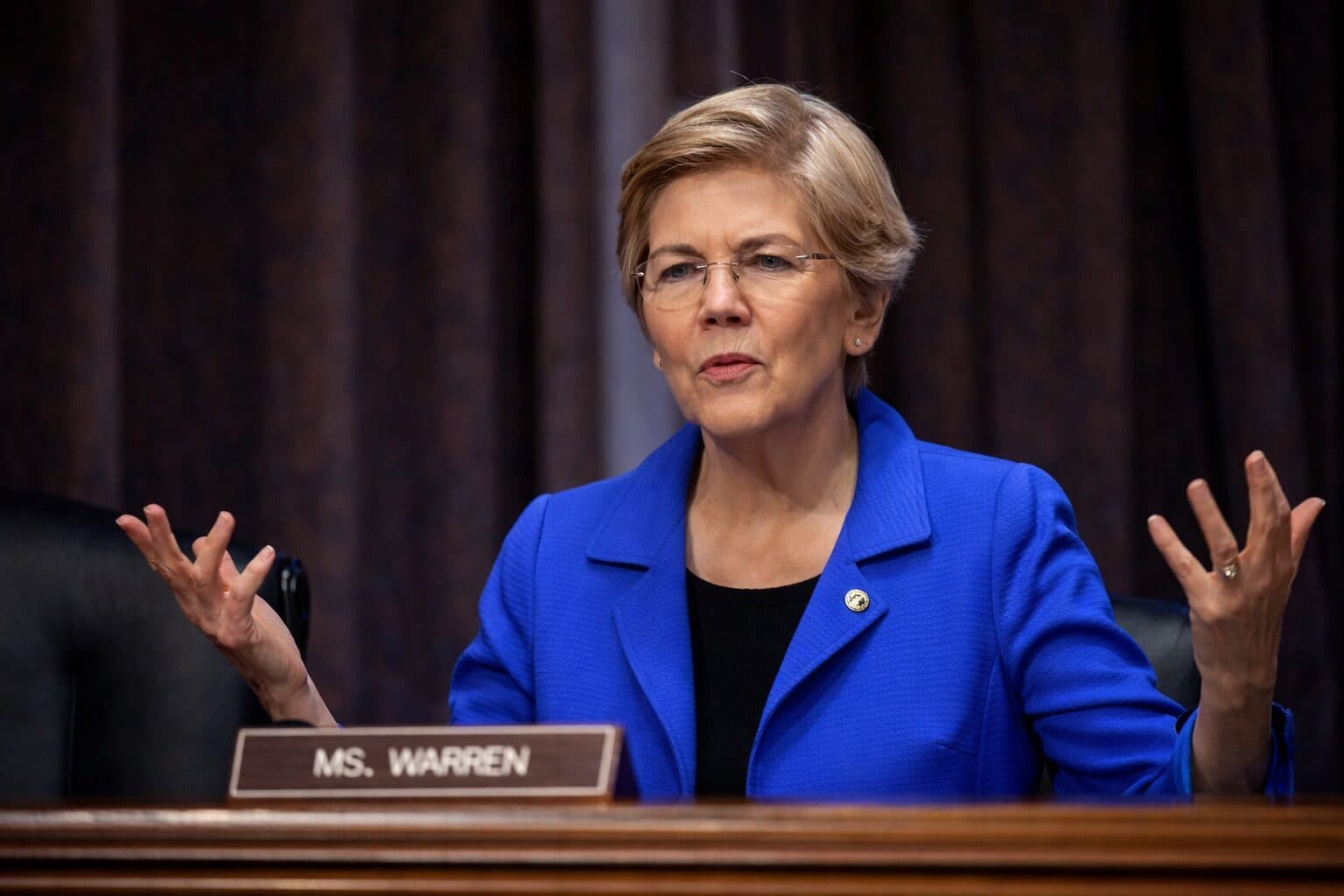Elizabeth Warren Presses Elon Musk for Details on X Money Stablecoin Plans