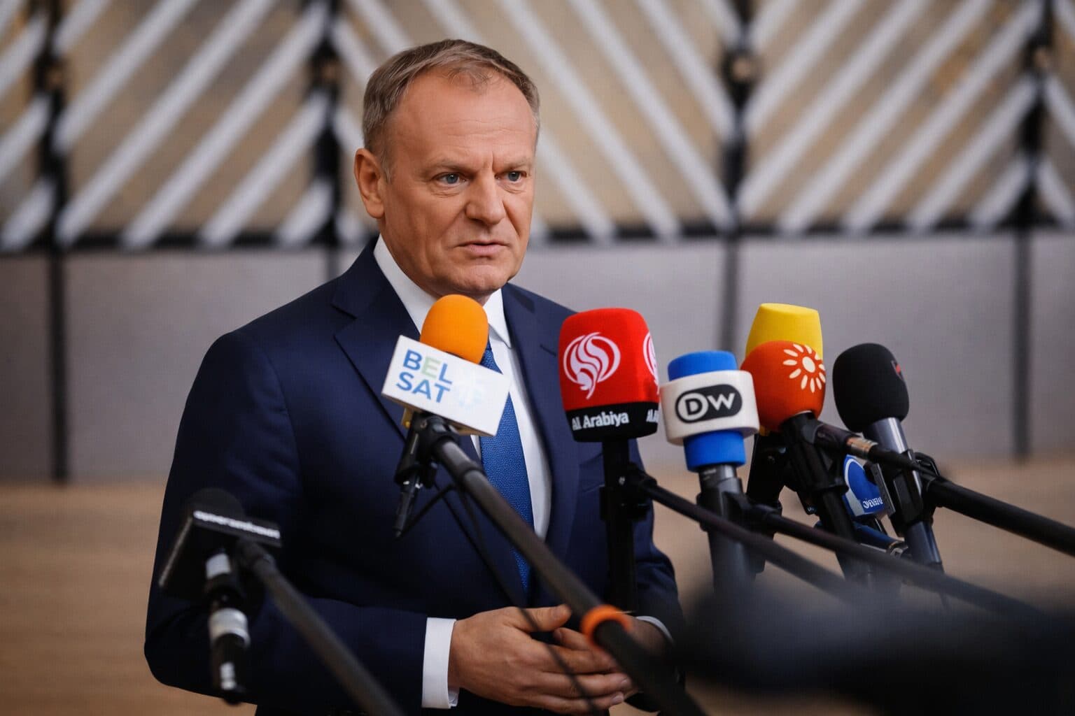 Polish Prime Minister Alleges Crypto Firm Linked to Russian Networks Backed Political Rivals