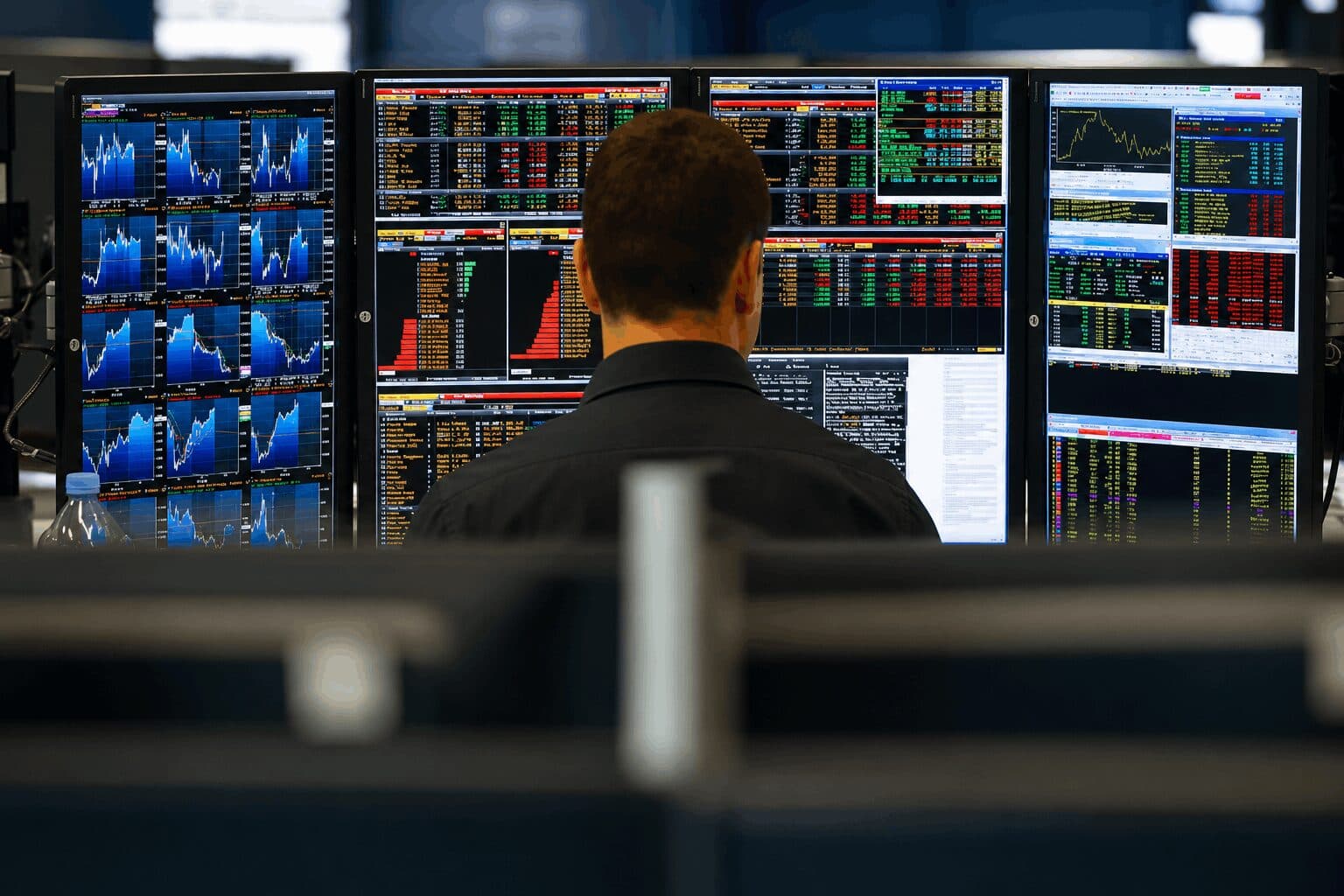 Bitcoin Retail Demand Drops 73% as Futures Selling Surges Above $2 Billion