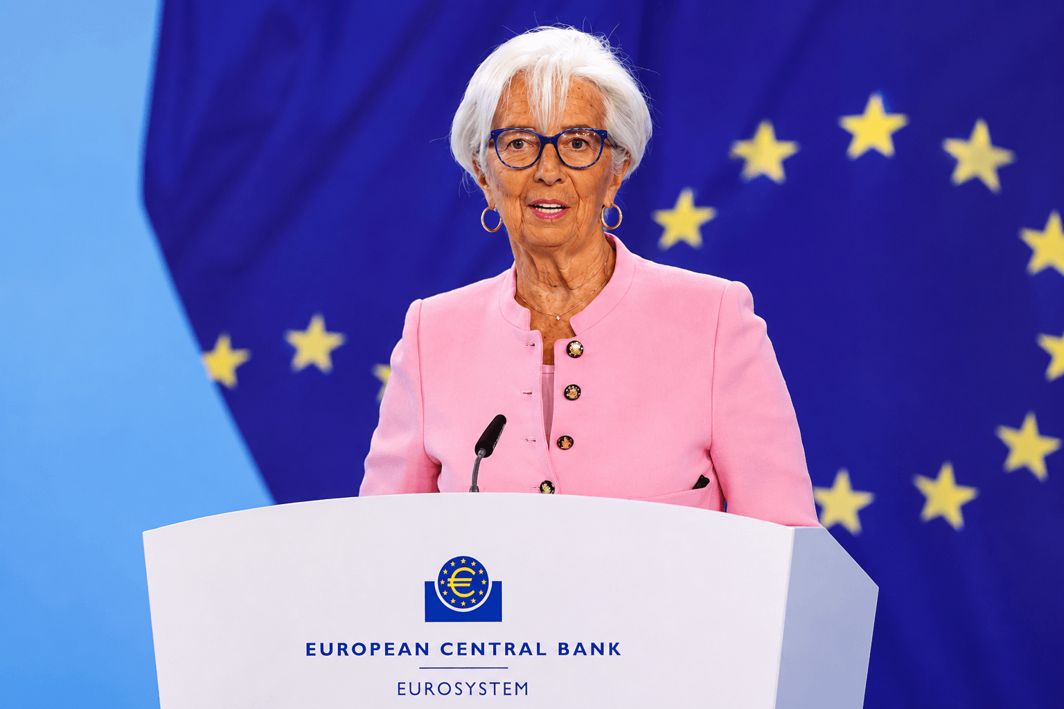 ECB’s Christine Lagarde Rejects Stablecoins as Path to Strengthen Euro’s Global Role