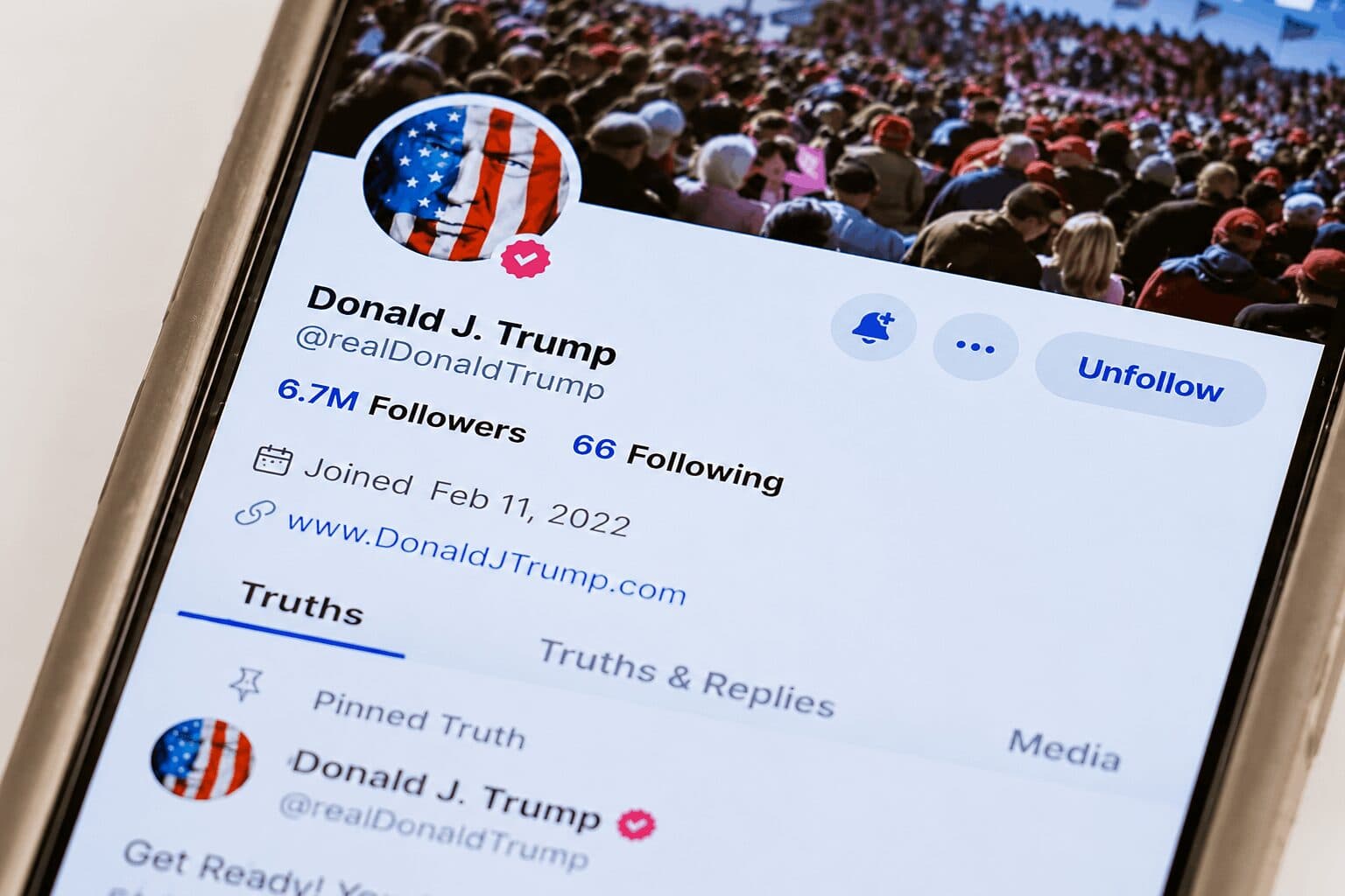 Truth Social Withdraws Bitcoin ETF Application From SEC Amid Strategy Shift