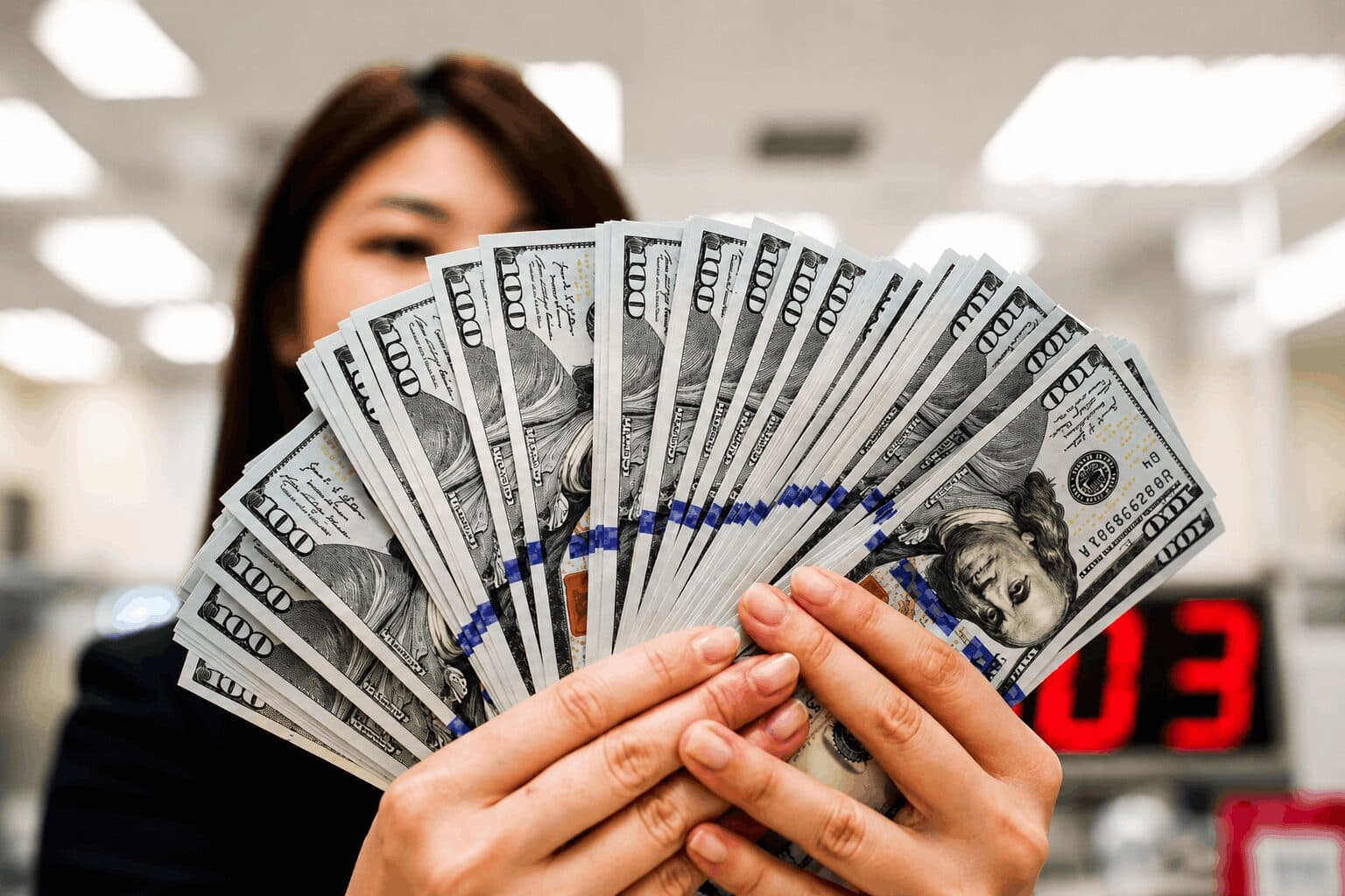 USDT Market Cap Drops $1.2 Billion as Crypto Market Faces Liquidity Shift