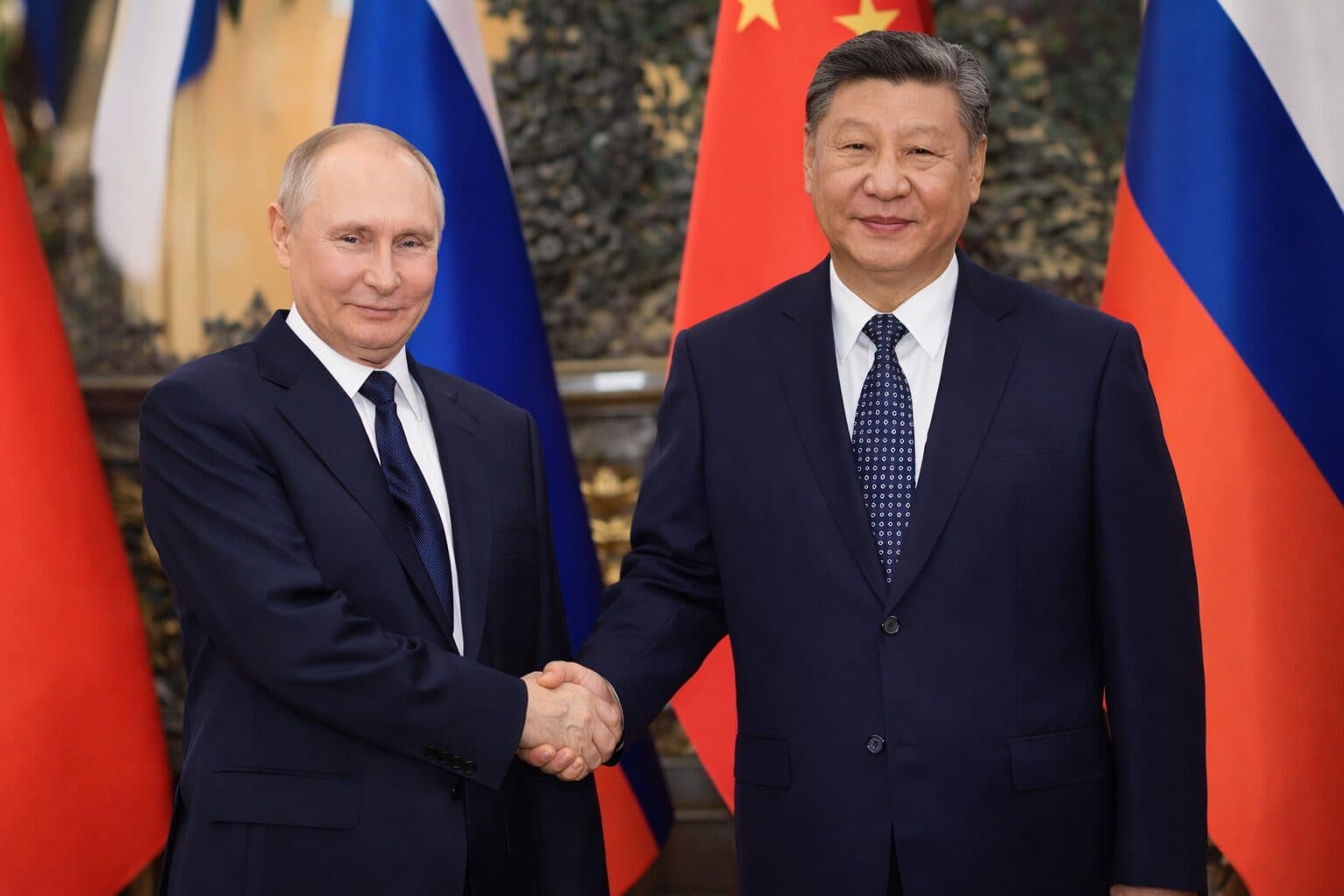 Xi and Putin Meeting Signals Strong China-Russia Ties After Trump’s China Visit