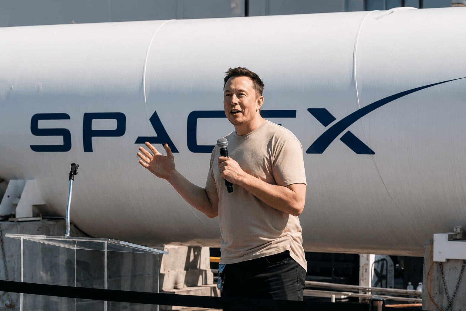 SpaceX Shares Extend Rally After Record-Breaking Stock Market Debut