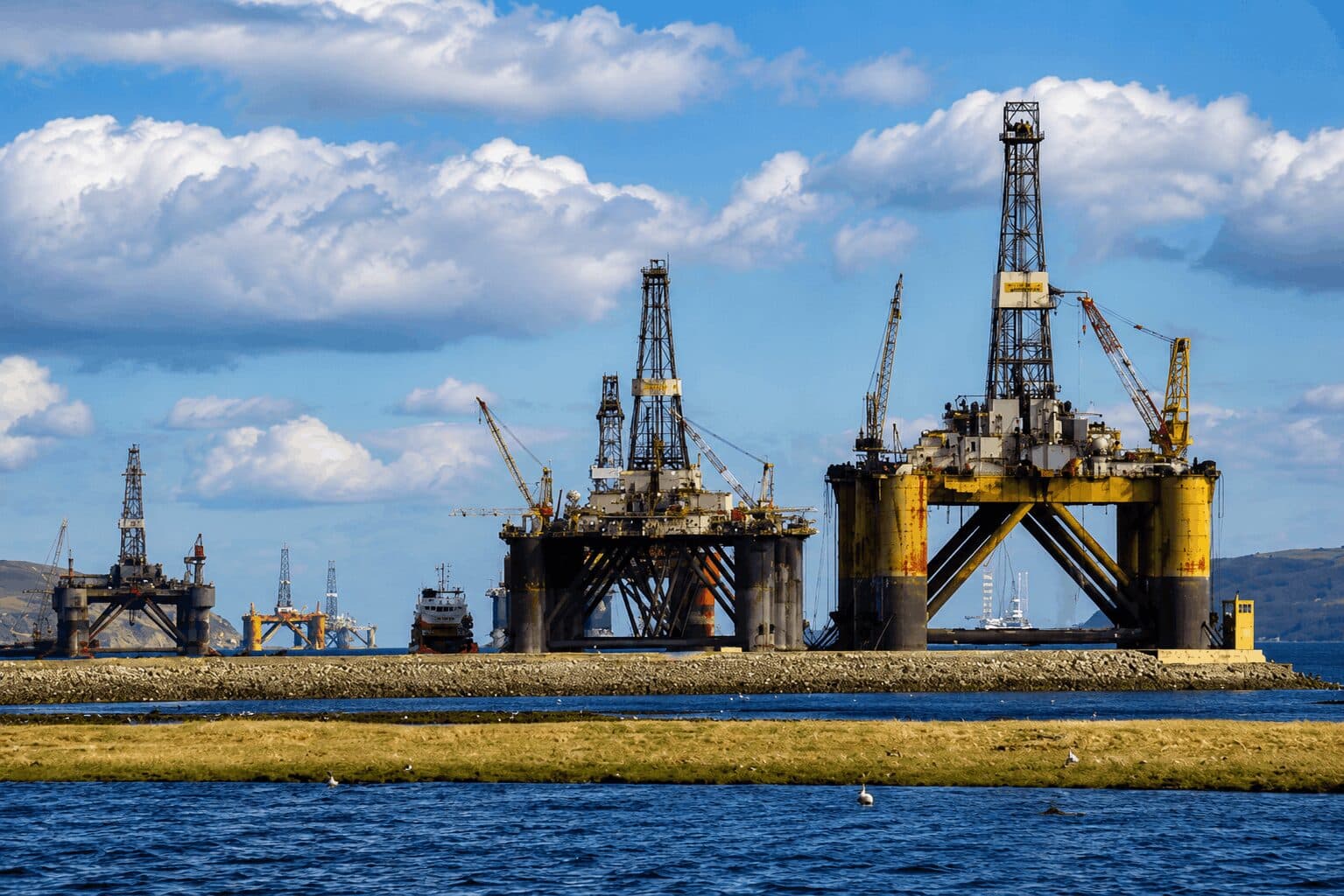BP Moves to Sell North Sea Business as UK Weighs Drilling Policy