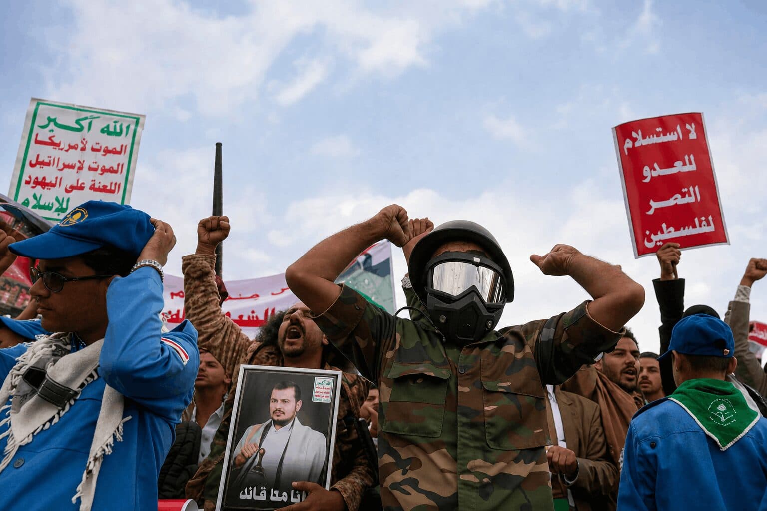 Houthis Announce Naval Blockade on Saudi Arabia, Raising New Threat to Oil Supplies