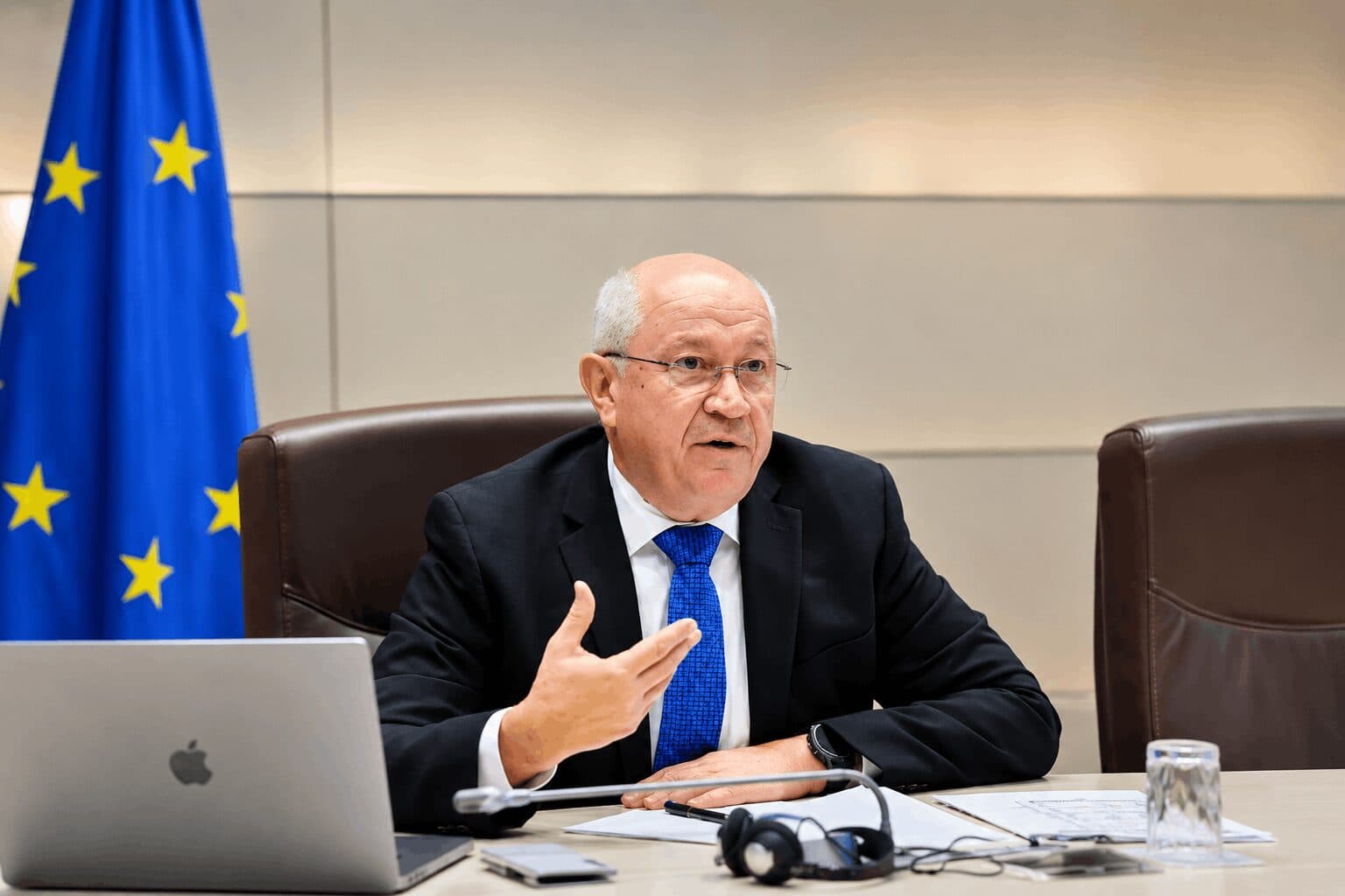 Moldova’s Prime Minister Munteanu Resigns, Triggering Government Collapse