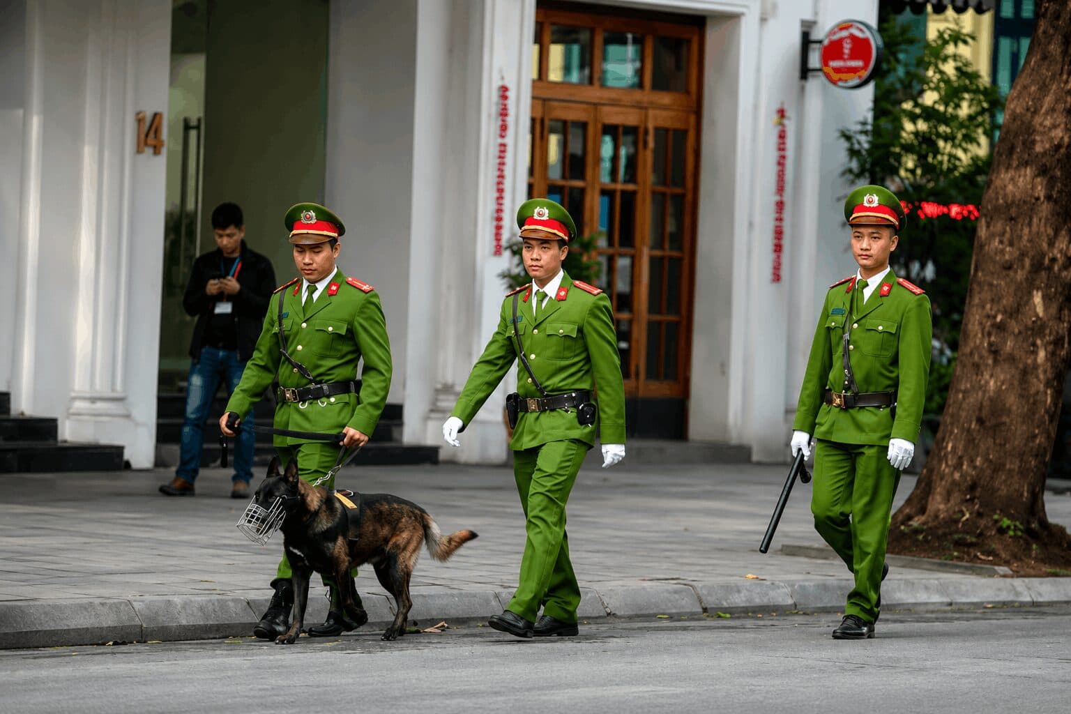 Vietnam Seizes Over 350kg of Gold and Silver in ONUS Crypto Exchange Case