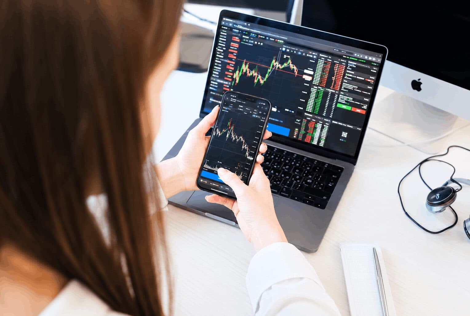 US Spot Bitcoin ETFs Post Best Week Since April