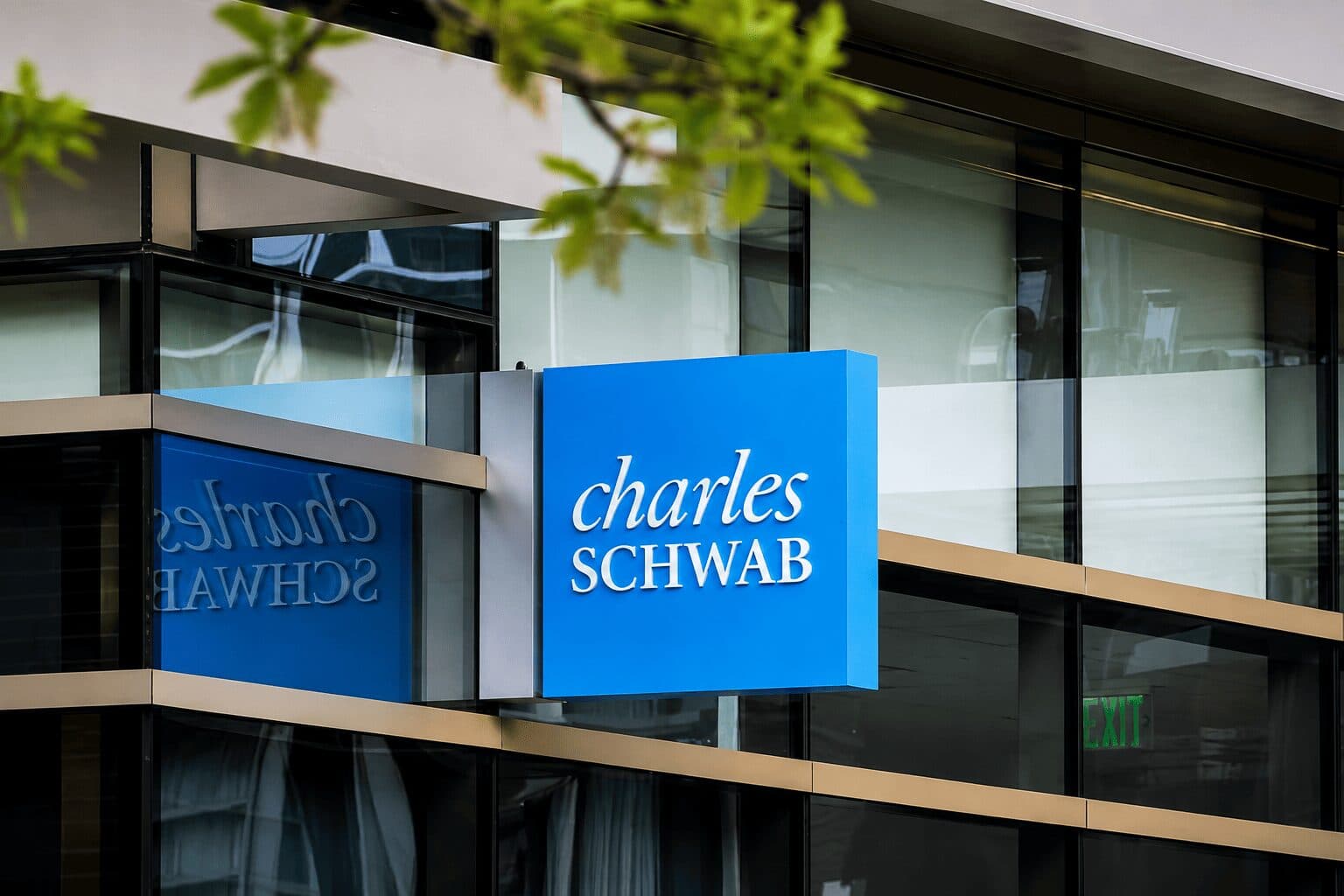 Charles Schwab to Expand Crypto Offering With Solana, Avalanche, and Chainlink