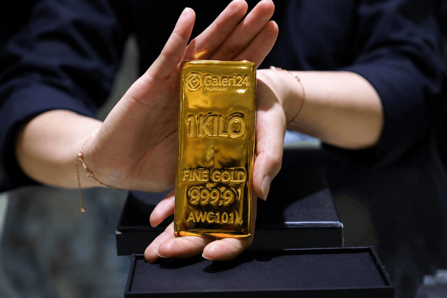 Gold and Silver Surge Adds Nearly $5 Trillion in Value This Month