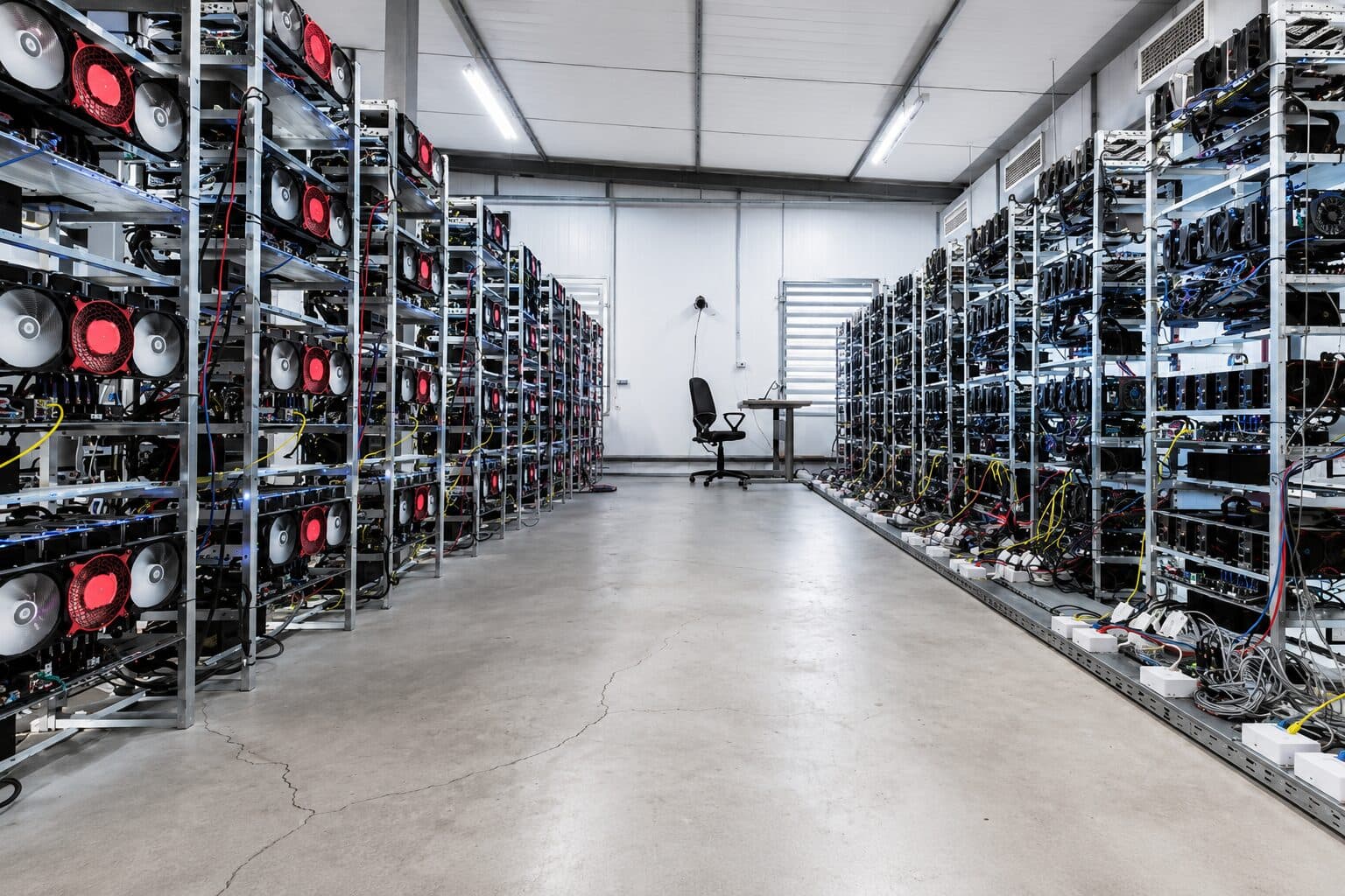 HIVE Digital Secures $350 Million AI Cloud Deal, Adds $70 Million to Yearly Revenue