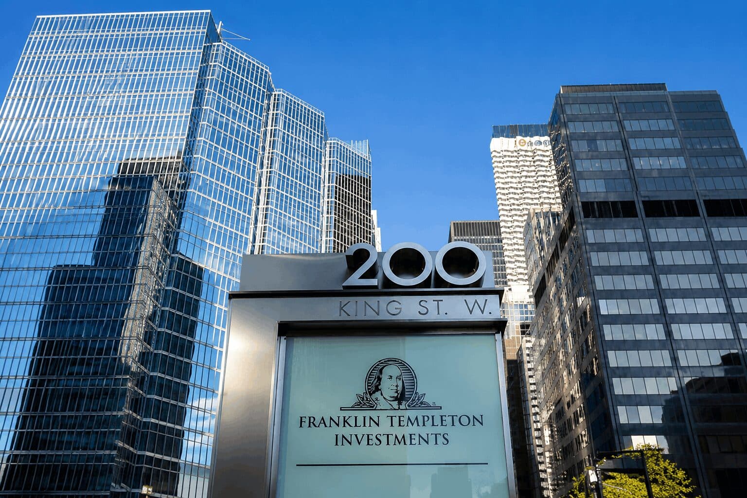 SEC Grants Franklin Templeton Approval to Invest in Its Own Tokenized Money Fund