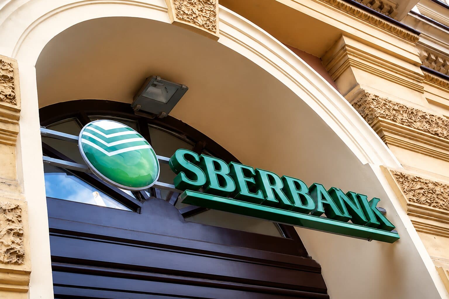 Russia’s Largest Bank Predicts $46 Billion in Crypto Trading Under New Legal Framework