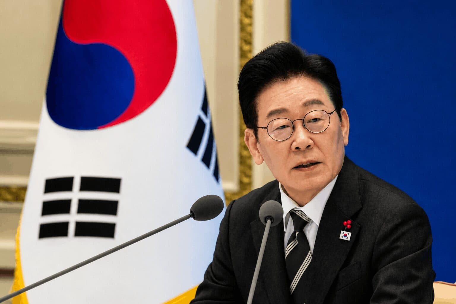 South Korea’s President Calls for Peace Talks With North Korea