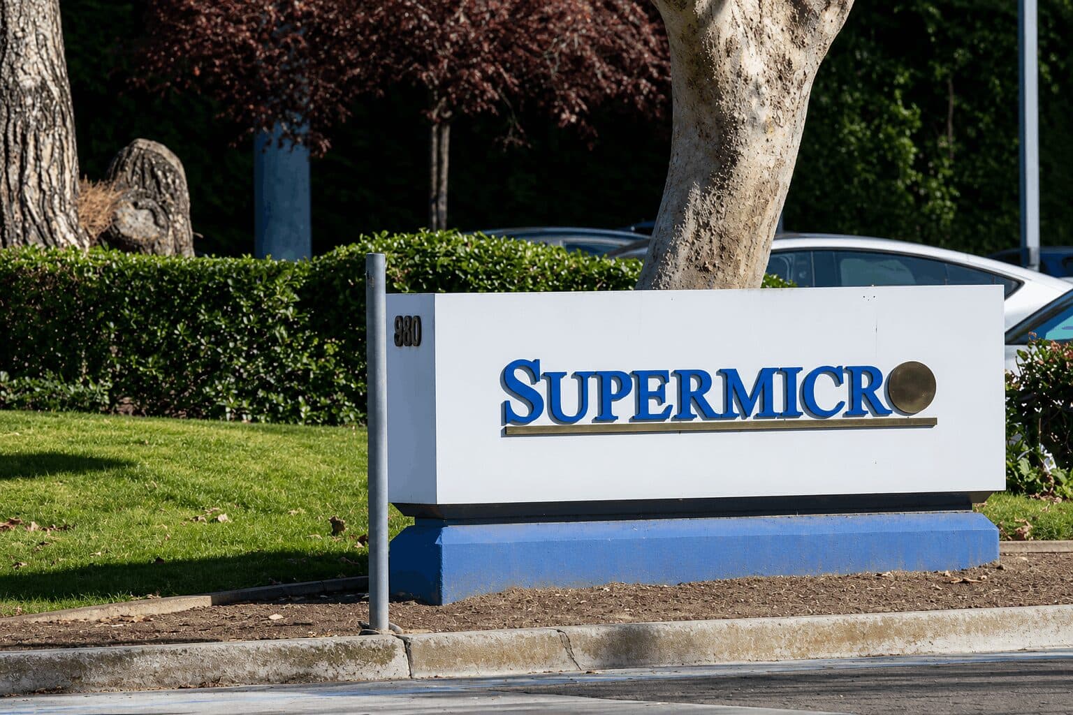 Supermicro Shares Jump After Earnings Beat and Bullish Outlook