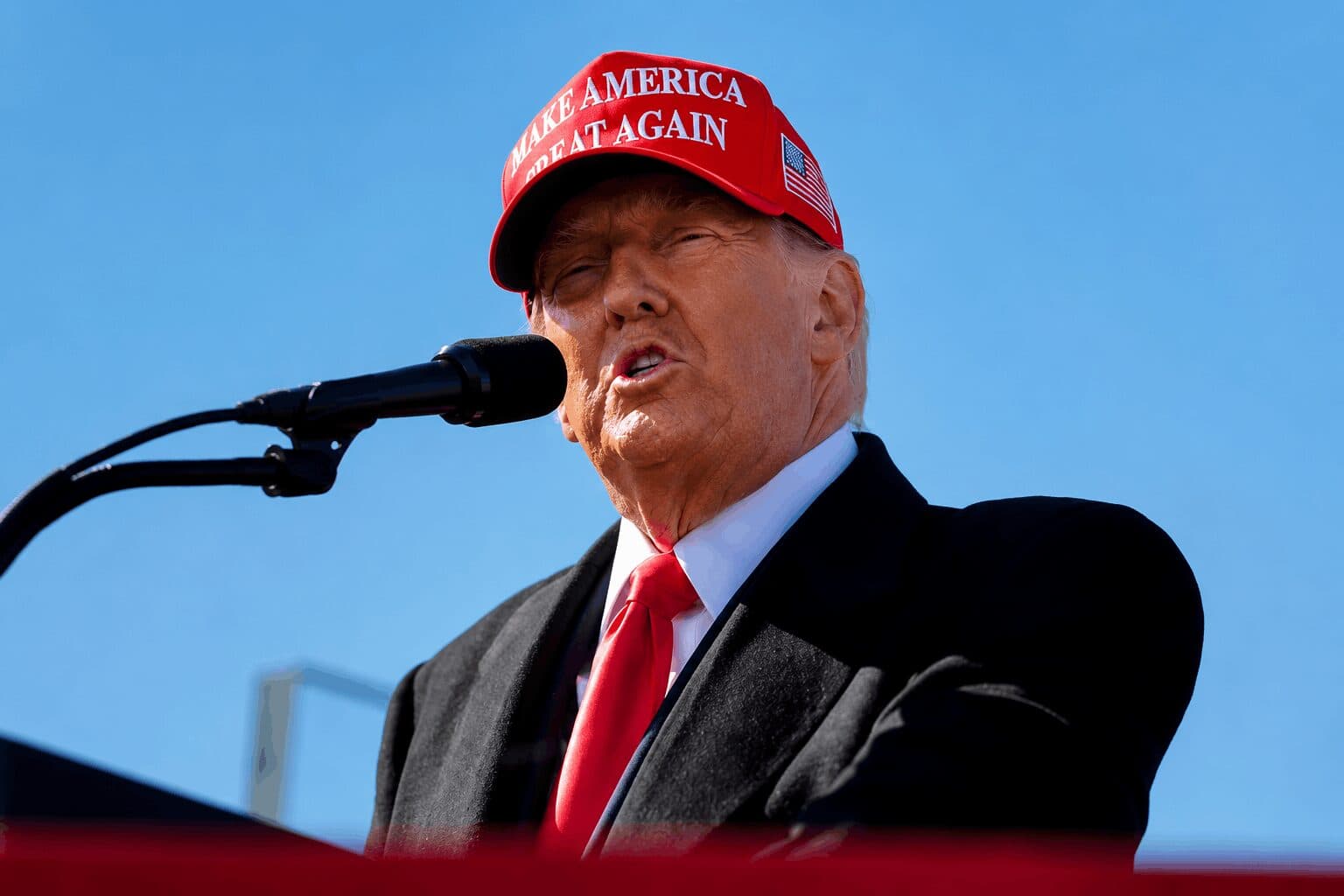 Trump Says Canada Wants ‘Benefits of Being a State, Without Being One’ Amid Trade War