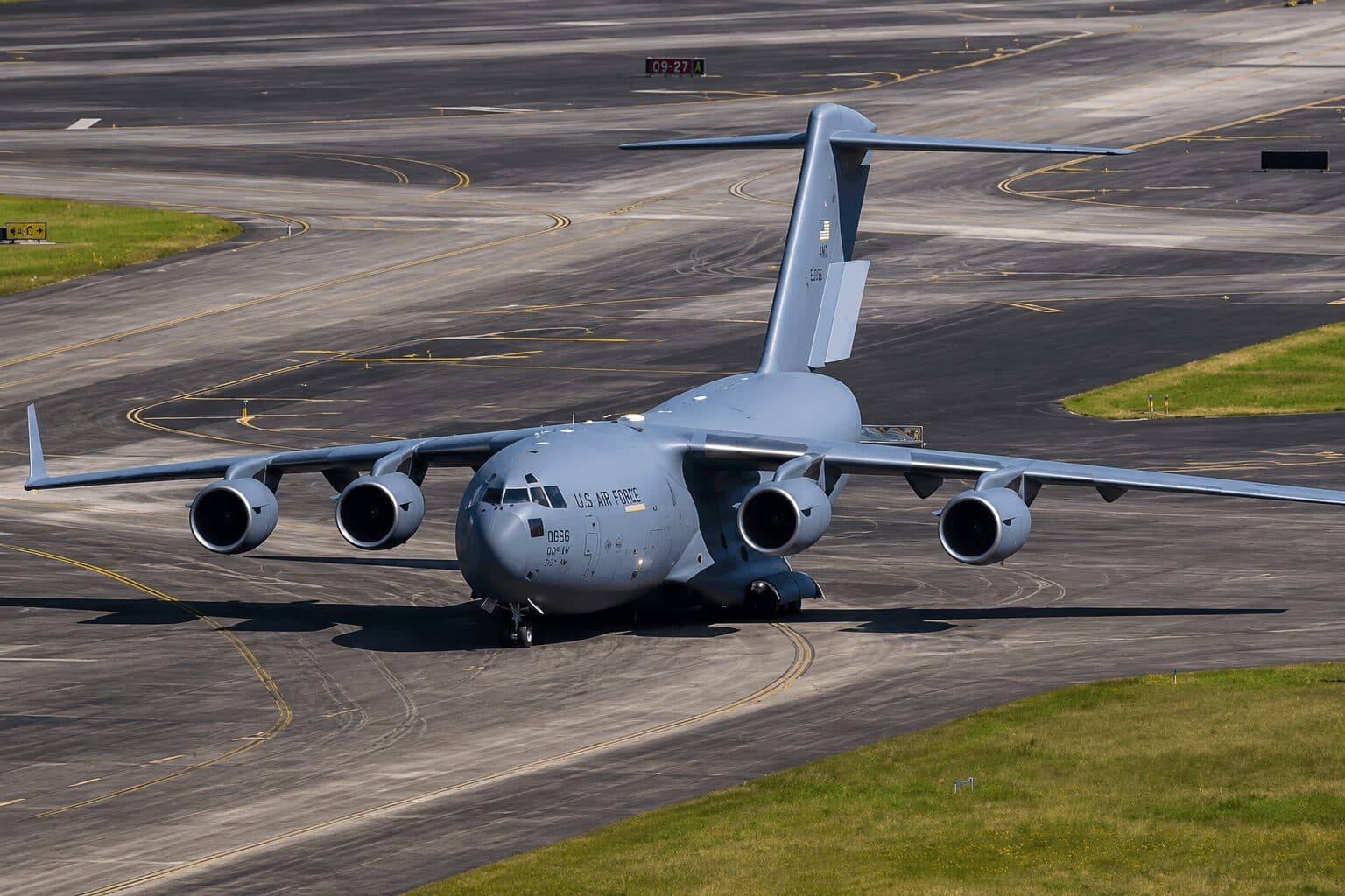 US Military Transport Plane Lands in Moscow, Kremlin Says It Has No Details