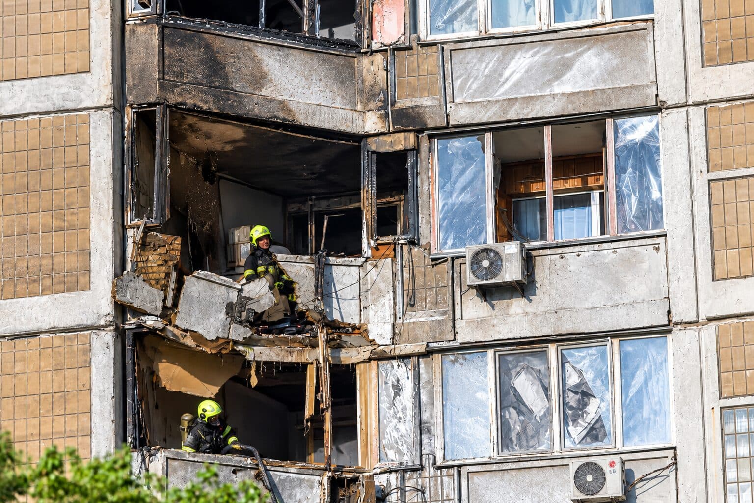 Russian Drone Strikes Kill Five Across Ukraine as Attacks Hit Kyiv Market and Data Centres