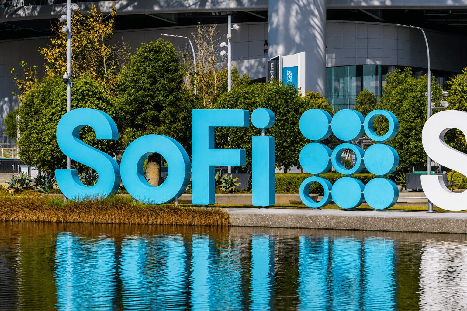 SoFi and Kraken Partner to Merge Banking and Crypto Infrastructure