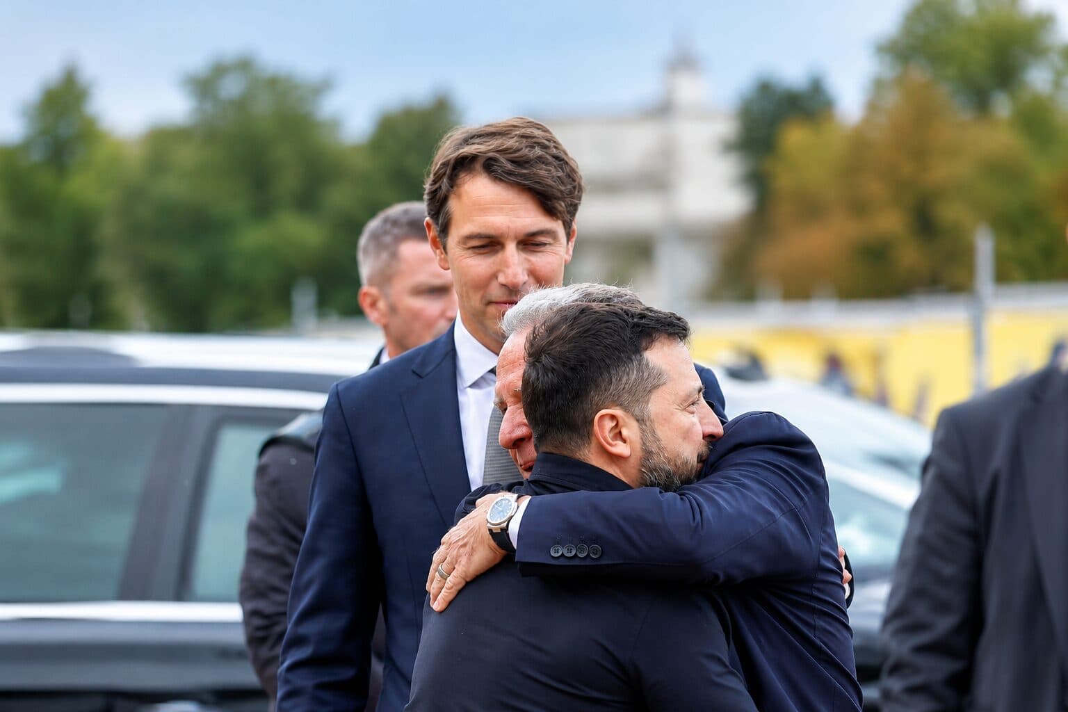 US Peace Envoys Make First Kyiv Visit as Ukraine Peace Efforts Continue