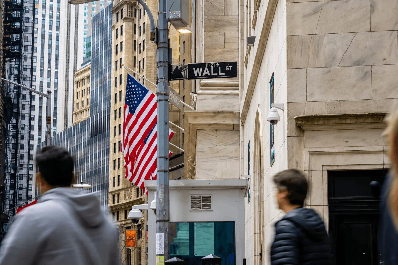 Wall Street Sept 18:HYPE Surges Over 11% as Altcoins Rally While Bitcoin Climbs Back Toward $78,000