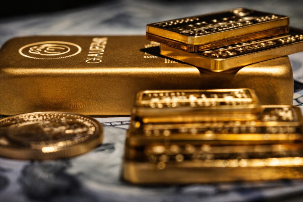 Gold, Silver, Platinum and Palladium Decline Amid Inflation Pressures
