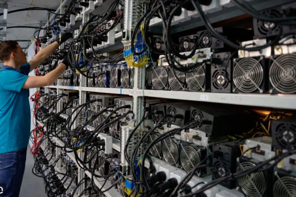 AI Data Center Expansion Sparks Debate Over Bitcoin Mining Future